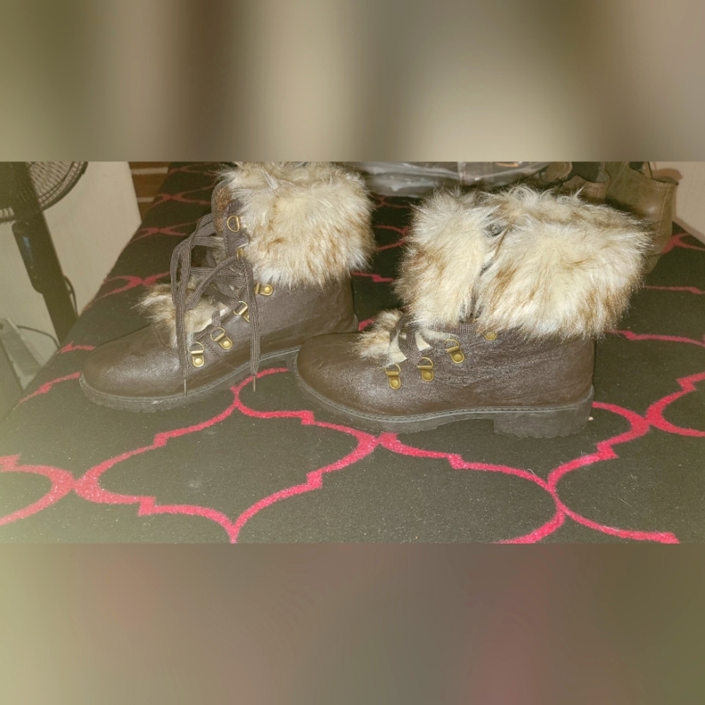 Wanted Fur Boots!! View 2